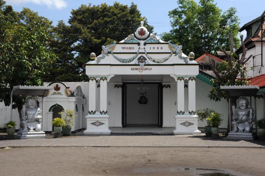 Oyo 91532 Malioboro Guesthouse Yogyakarta Exterior photo